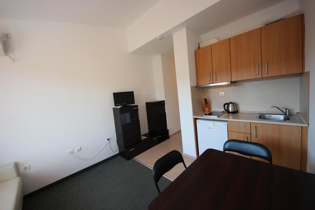 Menada Ravda Apartments Aheloy Oda fotoğraf